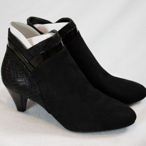 NWT Karen Scott black ankle boots size 9.5